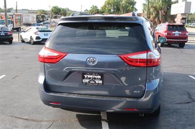 2015 Toyota Sienna XLE Premium 8-Passen   - Photo 7 - Lakeland, FL 33801