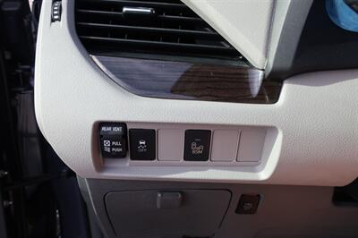 2015 Toyota Sienna XLE Premium 8-Passen   - Photo 14 - Lakeland, FL 33801