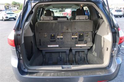 2015 Toyota Sienna XLE Premium 8-Passen   - Photo 33 - Lakeland, FL 33801