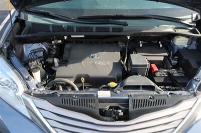 2015 Toyota Sienna XLE Premium 8-Passen   - Photo 39 - Lakeland, FL 33801