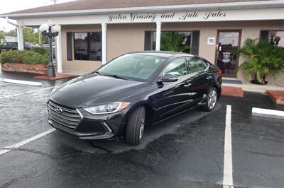 2017 Hyundai ELANTRA Limited   - Photo 1 - Lakeland, FL 33801