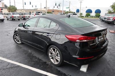 2017 Hyundai ELANTRA Limited   - Photo 9 - Lakeland, FL 33801