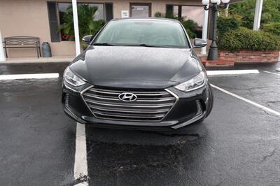 2017 Hyundai ELANTRA Limited   - Photo 2 - Lakeland, FL 33801