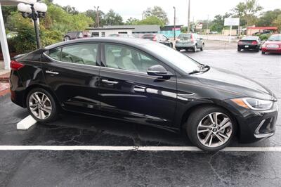 2017 Hyundai ELANTRA Limited   - Photo 4 - Lakeland, FL 33801