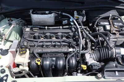 2010 Ford Focus SEL   - Photo 32 - Lakeland, FL 33801