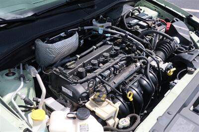 2010 Ford Focus SEL   - Photo 33 - Lakeland, FL 33801