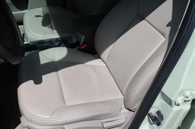 2010 Ford Focus SEL   - Photo 15 - Lakeland, FL 33801