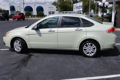 2010 Ford Focus SEL   - Photo 11 - Lakeland, FL 33801