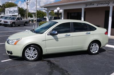 2010 Ford Focus SEL   - Photo 12 - Lakeland, FL 33801