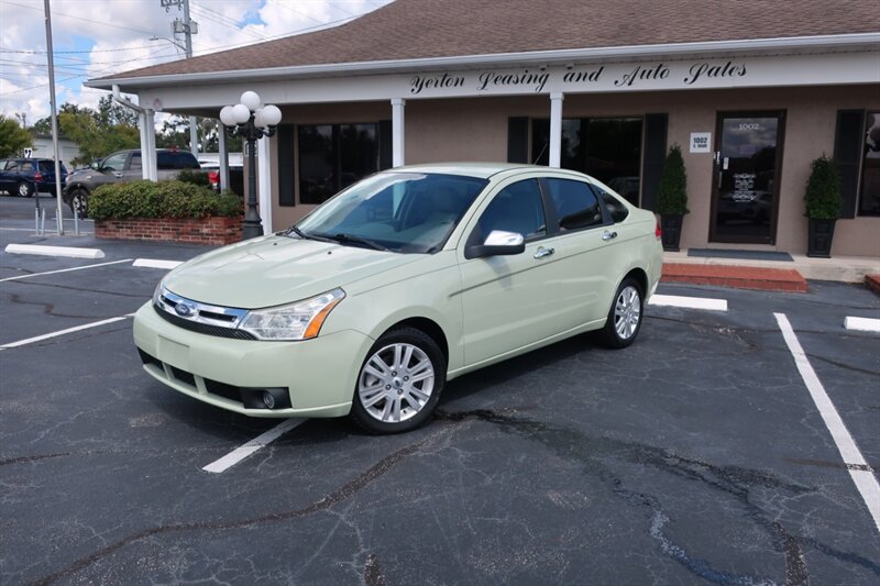 2010 Ford Focus SEL - Photo 1 - Lakeland, FL 33801