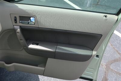 2010 Ford Focus SEL   - Photo 23 - Lakeland, FL 33801
