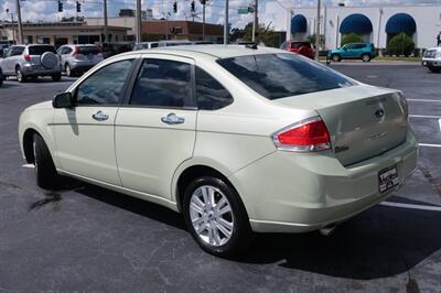 2010 Ford Focus SEL   - Photo 10 - Lakeland, FL 33801