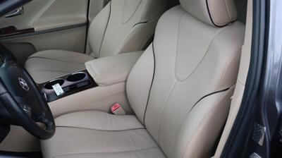 2010 Toyota Venza FWD V6 - Photo 13 - Lakeland, FL 33801