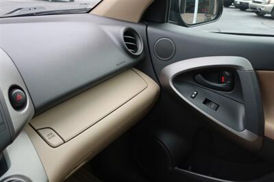 2011 Toyota RAV4   - Photo 19 - Lakeland, FL 33801