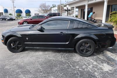 2007 Ford Mustang V6 Premium   - Photo 8 - Lakeland, FL 33801