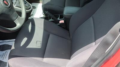 2005 Pontiac Vibe - Photo 9 - Lakeland, FL 33801