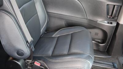 2017 Toyota Sienna SE Premium 8-Passeng - Photo 31 - Lakeland, FL 33801