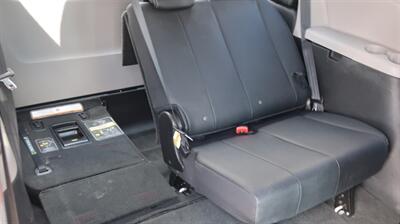 2017 Toyota Sienna SE Premium 8-Passeng - Photo 30 - Lakeland, FL 33801