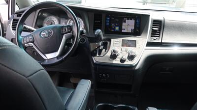 2017 Toyota Sienna SE Premium 8-Passeng - Photo 35 - Lakeland, FL 33801