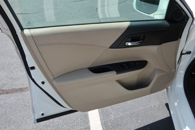 2013 Honda Accord EX photo 11