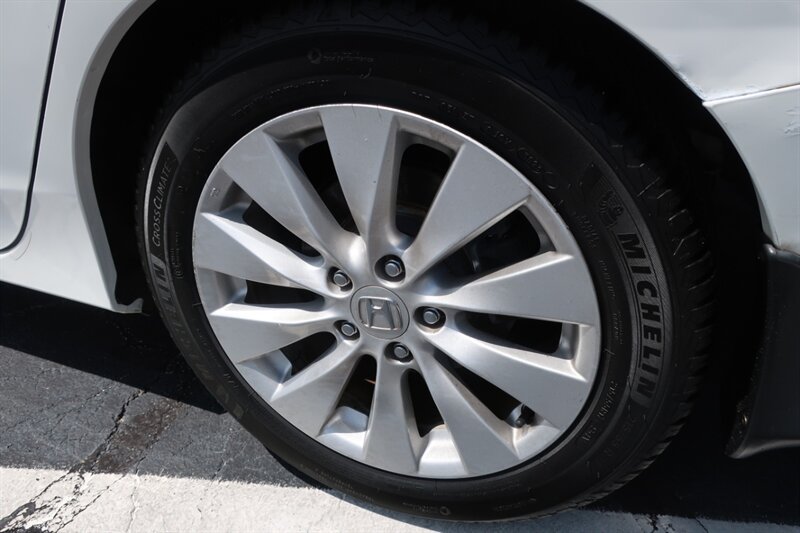 2013 Honda Accord EX photo 29
