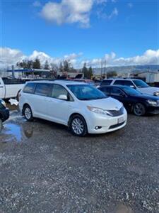 2017 Toyota Sienna XLE 7-Passenger   - Photo 6 - Ukiah, CA 95482