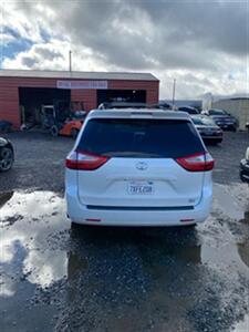 2017 Toyota Sienna XLE 7-Passenger   - Photo 4 - Ukiah, CA 95482