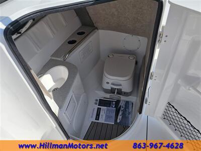 2025 STINGRAY 211DC   - Photo 15 - Winter Haven, FL 33881