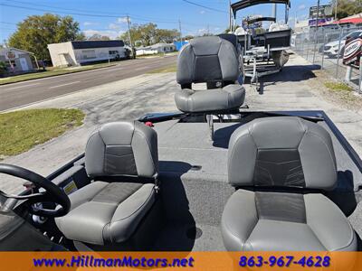 2024 Tracker Classic XL   - Photo 8 - Winter Haven, FL 33881
