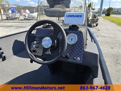 2024 Tracker Classic XL   - Photo 11 - Winter Haven, FL 33881