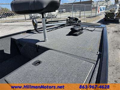 2024 Tracker Classic XL   - Photo 12 - Winter Haven, FL 33881