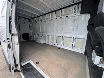 2022 Mercedes-Benz Sprinter 2500  144 High Roof Cargo - Photo 18 - Los Angeles, CA 90019