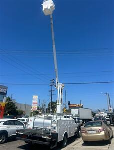 2012 FORD F-550 XL Super duty  Bucket Truck up to 40 feet - Photo 17 - Los Angeles, CA 90019