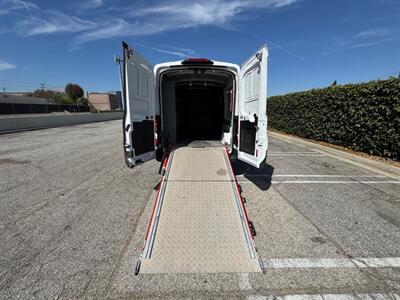 2018 Ford Transit 250  Medium Roof 148 " WB Cargo - Photo 2 - Los Angeles, CA 90019
