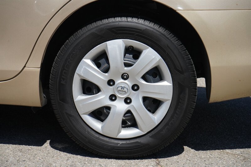 2010 Toyota Camry LE - Photo 8 - Los Angeles, CA 90019