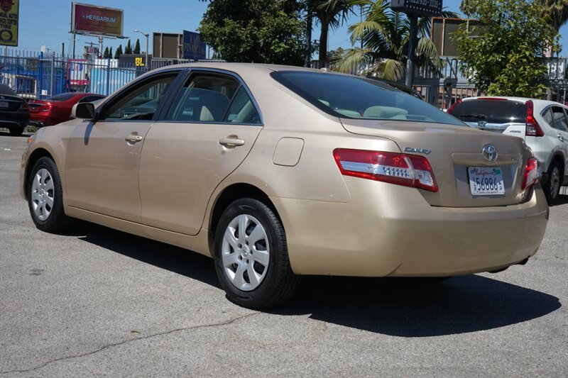 2010 Toyota Camry LE - Photo 6 - Los Angeles, CA 90019