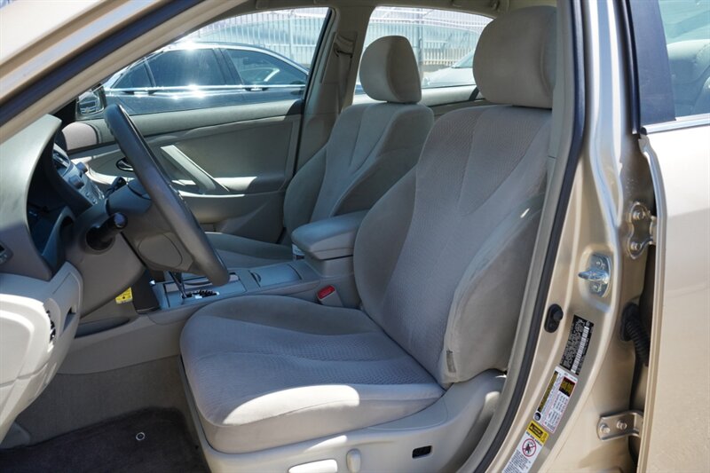 2010 Toyota Camry LE - Photo 17 - Los Angeles, CA 90019