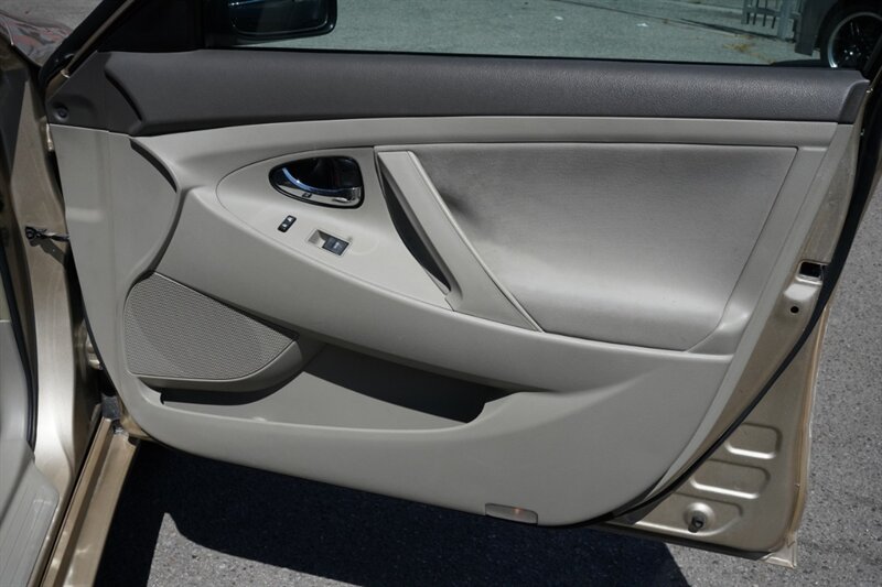2010 Toyota Camry LE - Photo 30 - Los Angeles, CA 90019