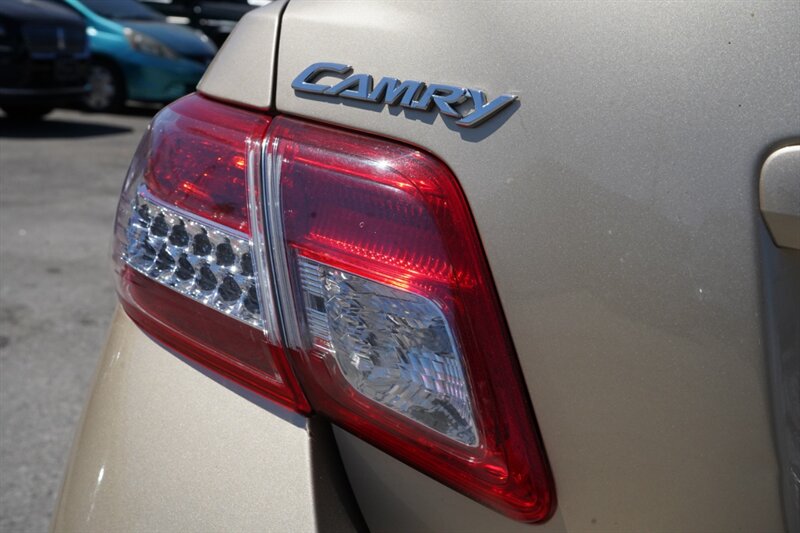 2010 Toyota Camry LE - Photo 13 - Los Angeles, CA 90019