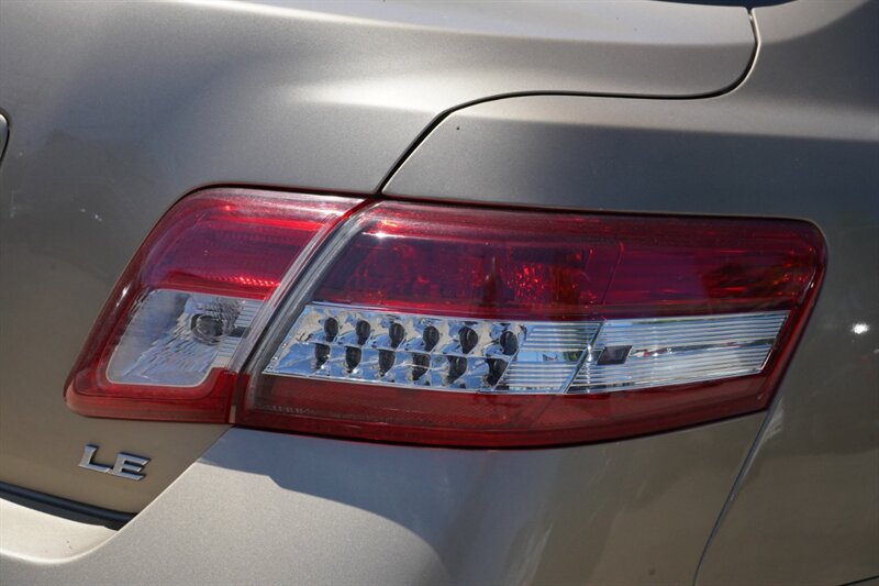 2010 Toyota Camry LE - Photo 11 - Los Angeles, CA 90019