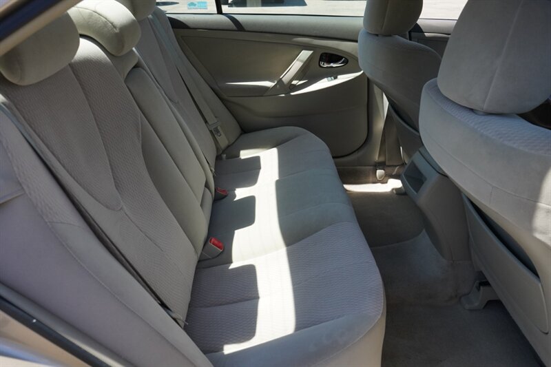 2010 Toyota Camry LE - Photo 33 - Los Angeles, CA 90019