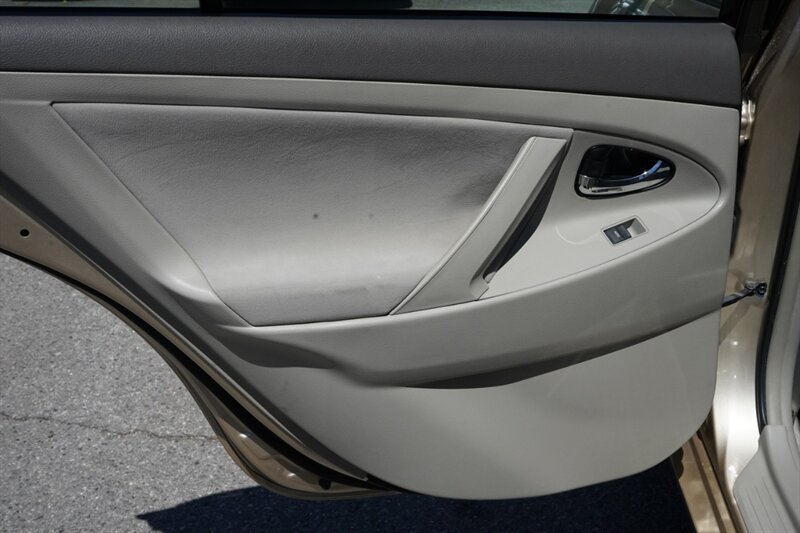 2010 Toyota Camry LE - Photo 27 - Los Angeles, CA 90019