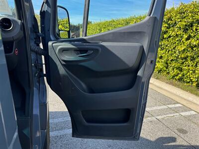 2019 Mercedes-Benz Sprinter 2500  High Roof Extended 170 " WB - Photo 13 - Los Angeles, CA 90019