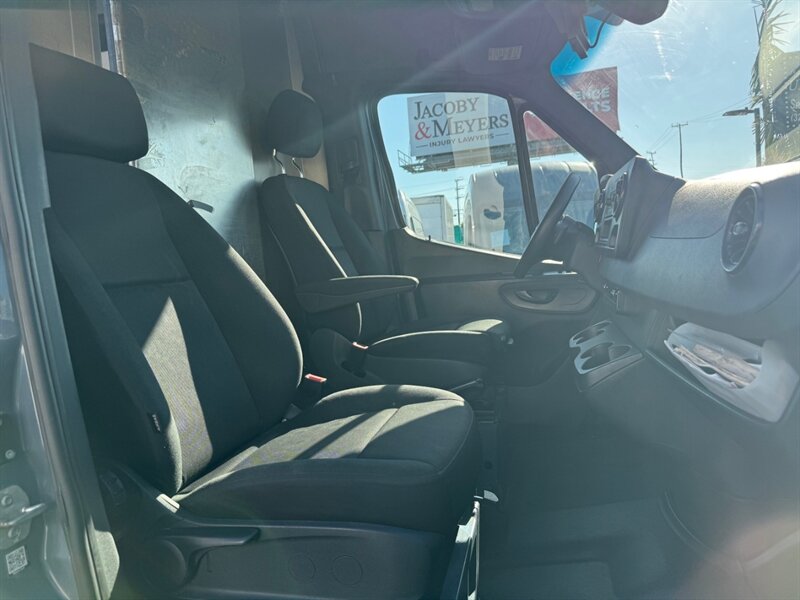 2019 Mercedes-Benz Sprinter 2500 - Photo 9 - Los Angeles, CA 90019