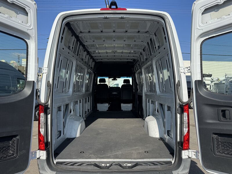 2022 Mercedes-Benz Sprinter 2500 High Roof 170 " Extended Cargo Van - Photo 7 - Los Angeles, CA 90019