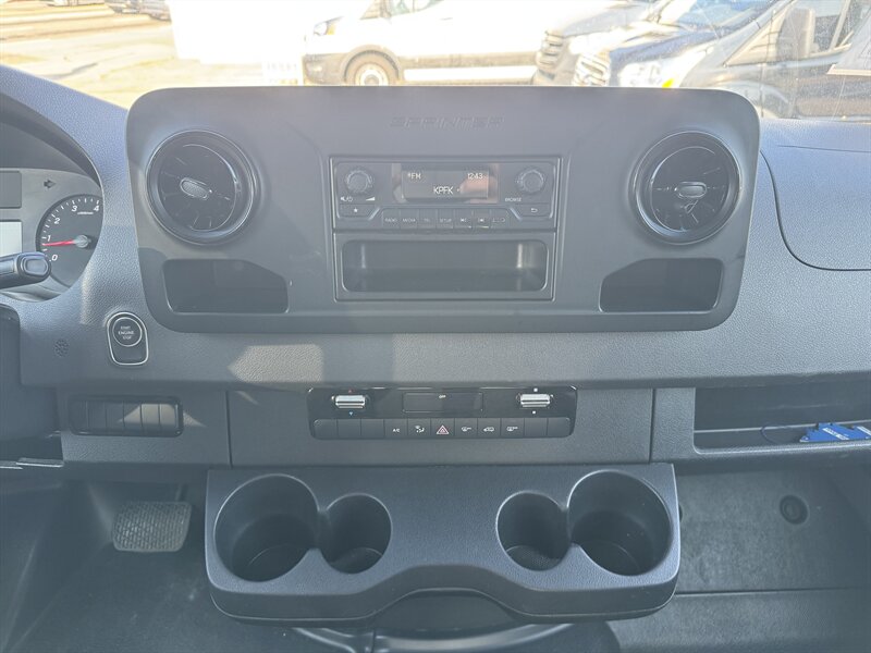 2022 Mercedes-Benz Sprinter 2500 High Roof 170 " Extended Cargo Van - Photo 15 - Los Angeles, CA 90019