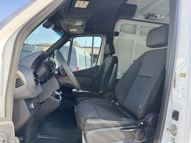 2022 Mercedes-Benz Sprinter 2500 High Roof 170 " Extended Cargo Van - Photo 11 - Los Angeles, CA 90019