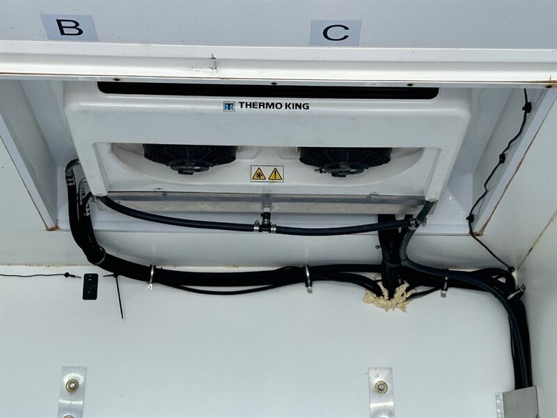 2022 Ford Transit 350 REFRIGERATED - Photo 25 - Los Angeles, CA 90019