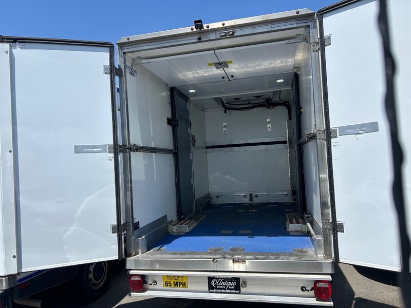 2022 Ford Transit 350 REFRIGERATED - Photo 28 - Los Angeles, CA 90019