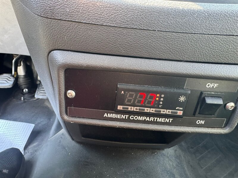 2022 Ford Transit 350 REFRIGERATED - Photo 22 - Los Angeles, CA 90019